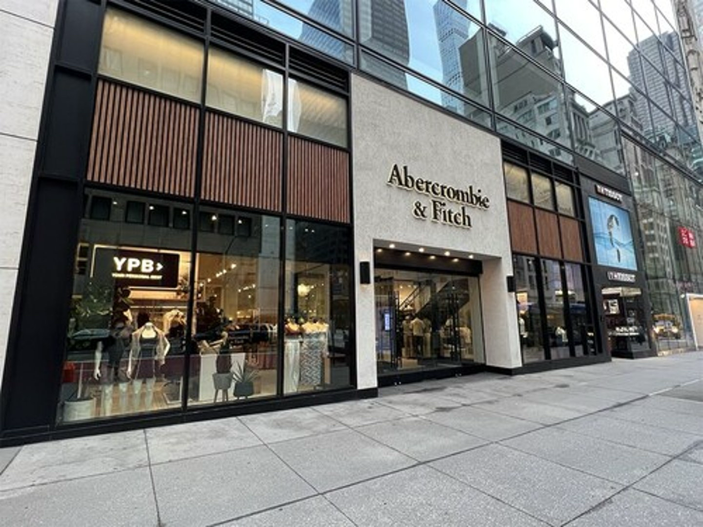 Abercrombie & Fitch Uses RFID to Transform Omnichannel Inventory Management